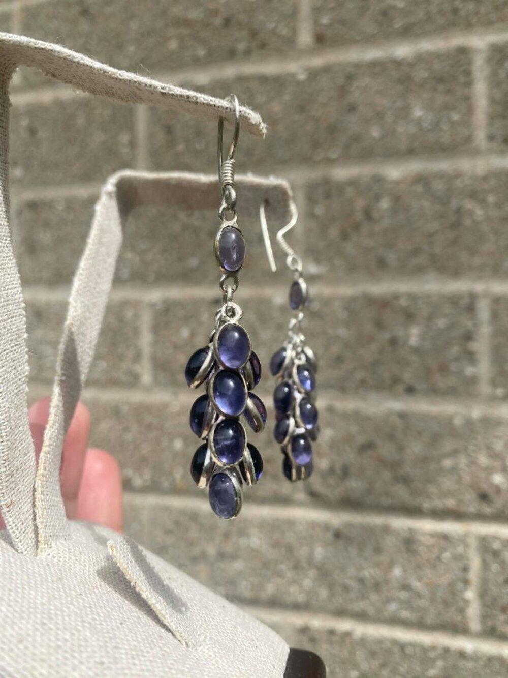 silver tone grape 🍇 like cluster earrings - Picture 5 of 6